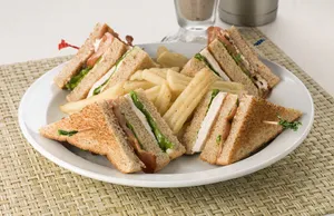 TRADITIONAL CLUB SANDWICH