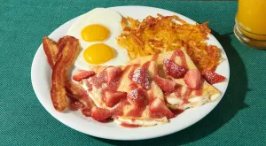 BERRY VANILLA CREPE BREAKFAST