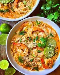 Curry Shrimp Noodle Soup 咖喱蝦湯麵