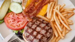 Cheeseburger Deluxe