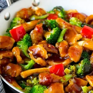 Sliced Chicken w. Mixed Vegetables 什菜雞片