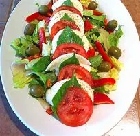 CAPRESE (WITH FRESH BASIL)