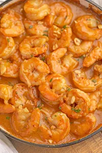 Sauteed Prawns With Roasted Chili And Peanuts