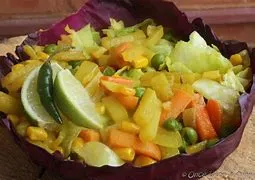 INDIAN GREEN PEPPERS, LIME WEDGES & RED ONION RINGS