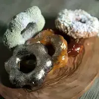 5 Donuts