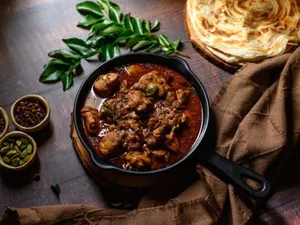 Chicken Varutharachath
