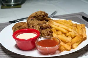 CHICKEN & FRIES
