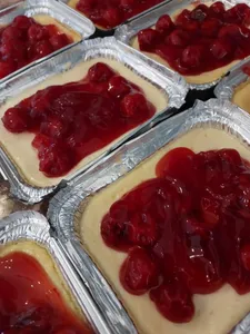 4 INCH CLASSIC CHERRY CHEESECAKE
