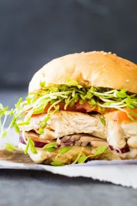GRILLED CHICKEN BREAST BURGER