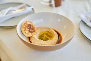 HUMMUS